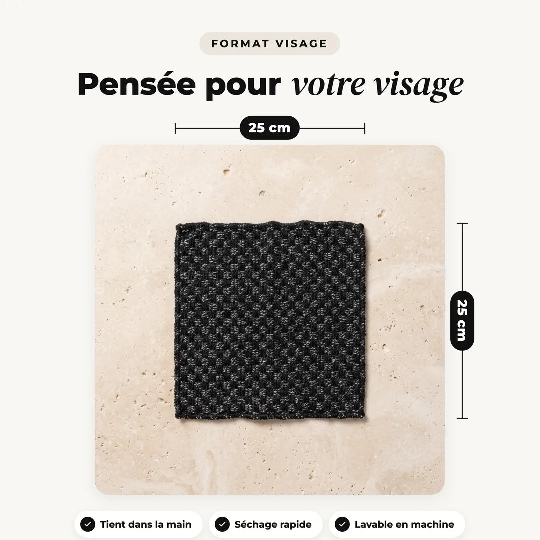 Serviette exfoliante pour le visage à plat avec ses dimensions de 25 cm sur 25 cm